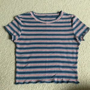 Stretchy cropped t-shirt. Size S.